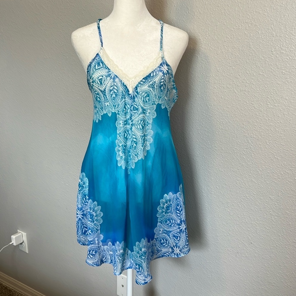 In Bloom Bella Ombre Lace Blue Print Size Small